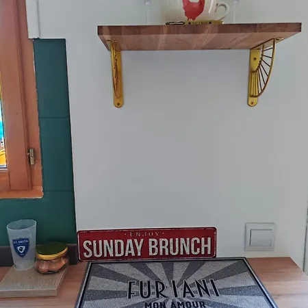 דירה Casa Davia. Independant Meuble. פיוריאני