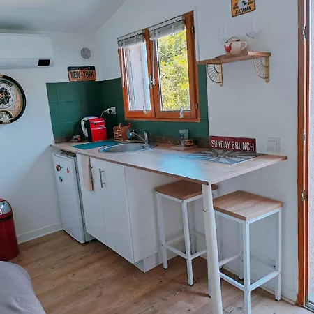 Casa Davia. Independant Meuble. * פיוריאני