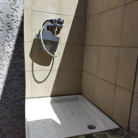 Casa Davia. Independant Meuble. Апартаменты Фуриани